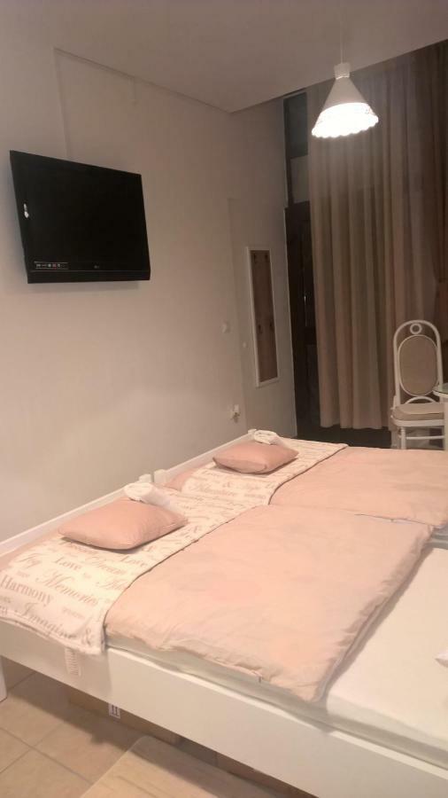 Apartament Entrance Split